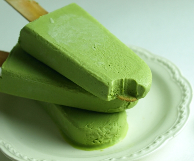 Matcha Green Tea Popsicles - vegan and sugar free